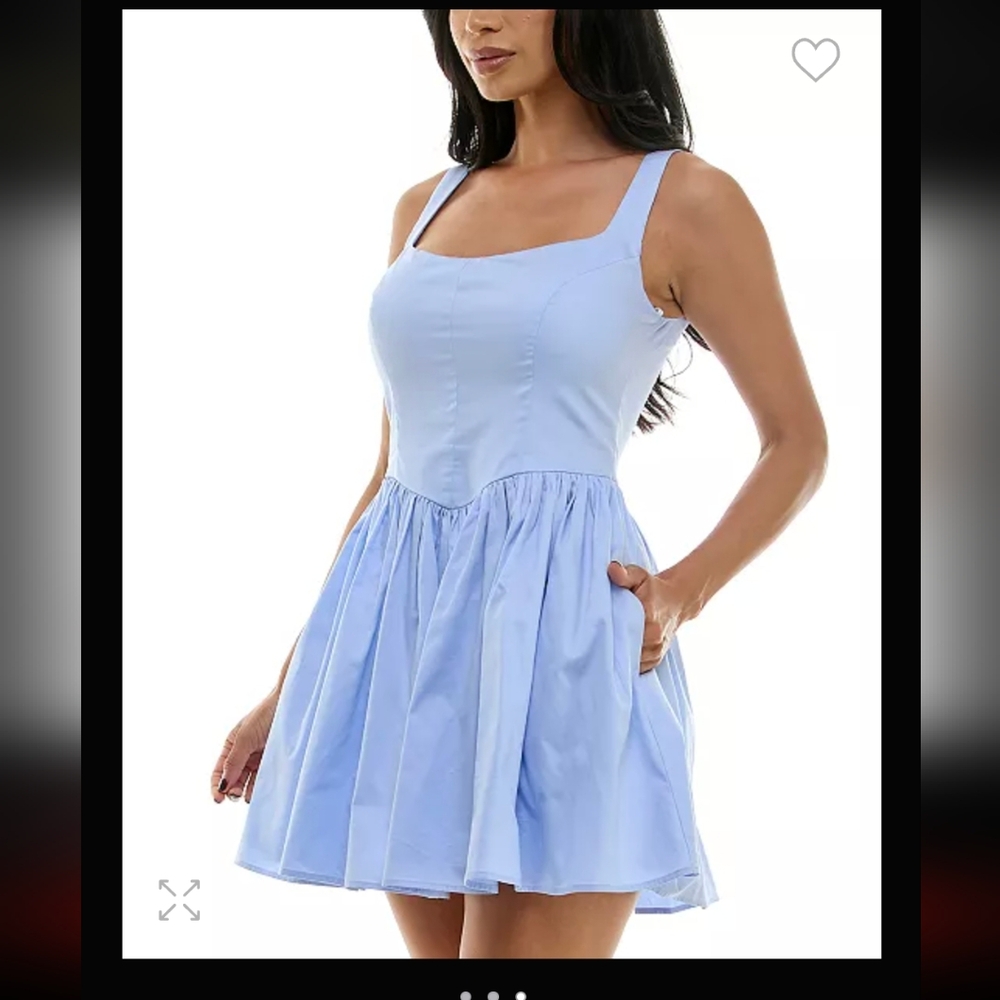 Beautiful  dress can be worn in Florida. California. Texas and more places hot